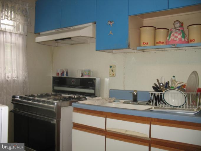 8434 Kavanagh Road Dundalk, MD 21222 - Photo 2 of 11 Kitchen