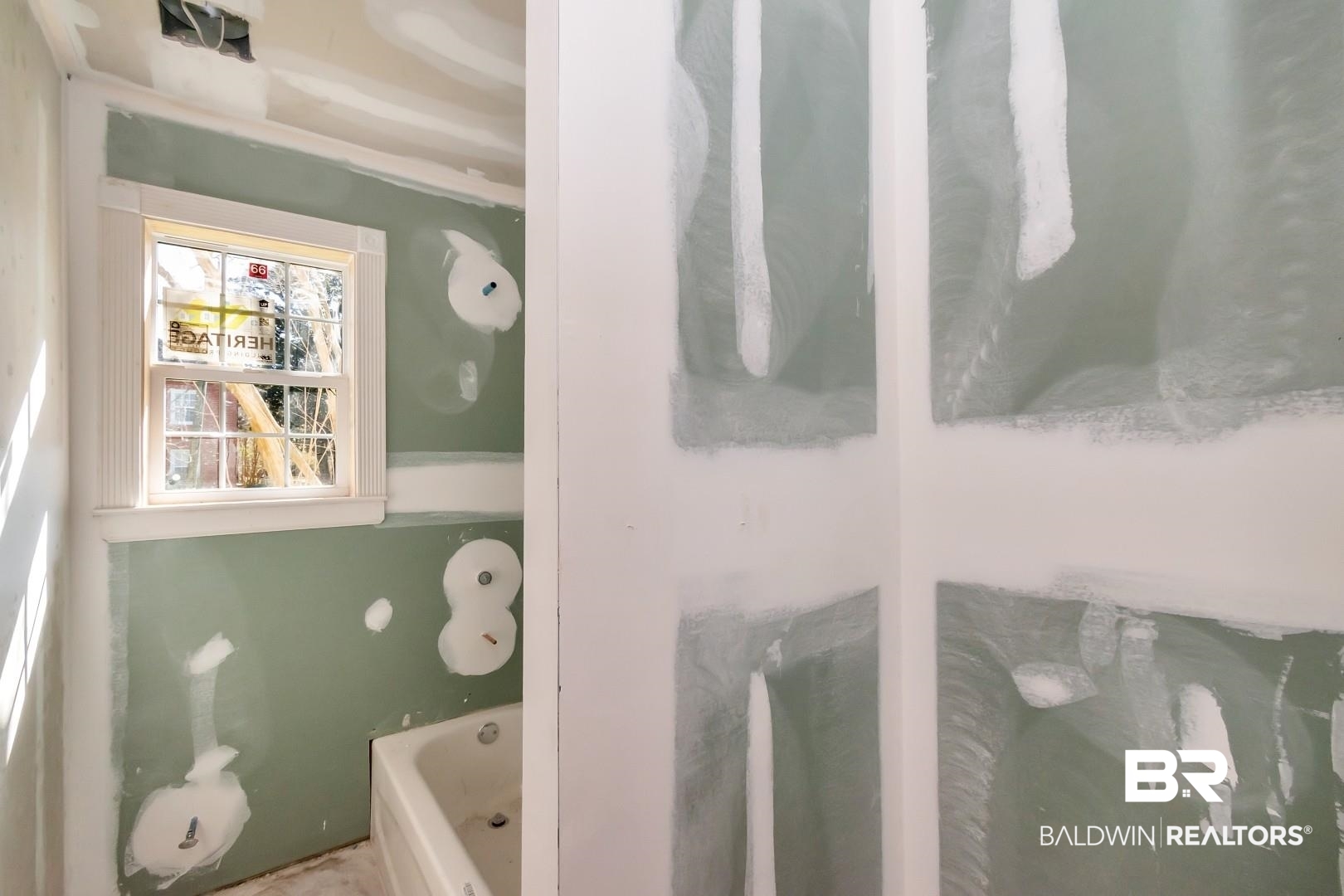 214 Upham Street, Unit 4A Mobile, AL 36607 - Photo 18 of 23 Bathroom with a tub