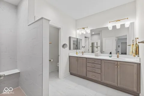 $754,000 | 2460 Collins Drive, Westfield, IN 46074