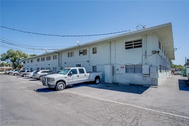 $1,215 | 1700 Rexford Drive, Unit 103, Las Vegas, NV 89104