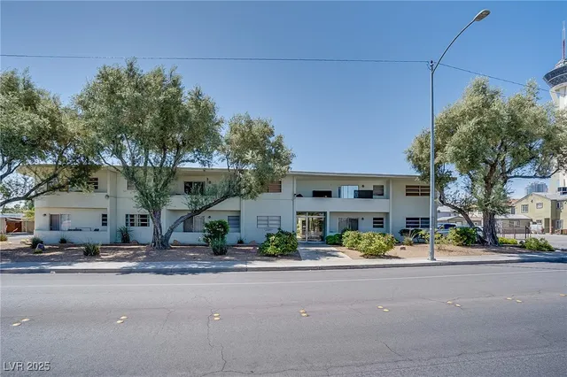 $1,215 | 1700 Rexford Drive, Unit 103, Las Vegas, NV 89104