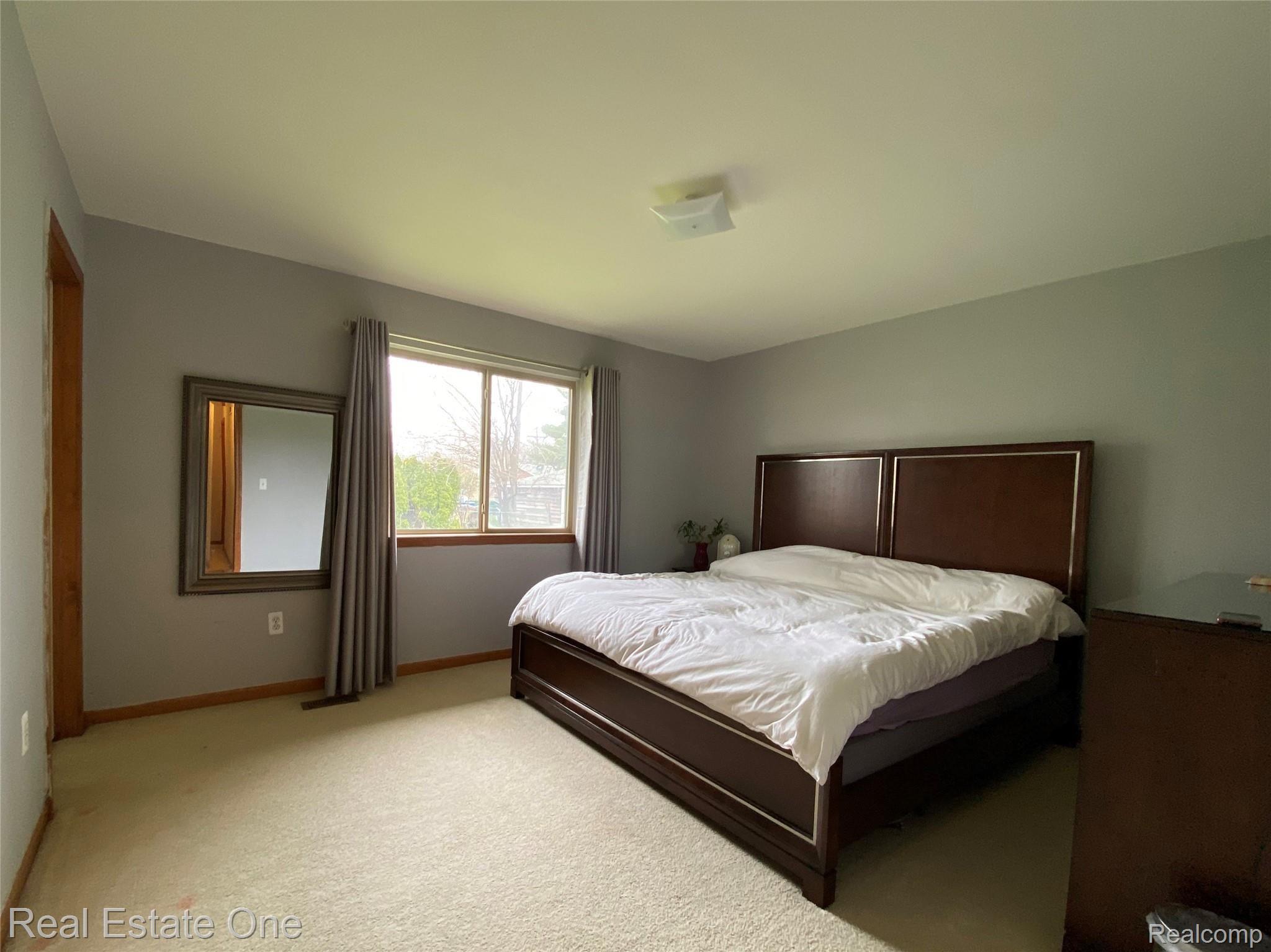 5037 East 11 Mile Road Warren, MI 48092 - Photo 18 of 34 IMG-9869 (2).jpg