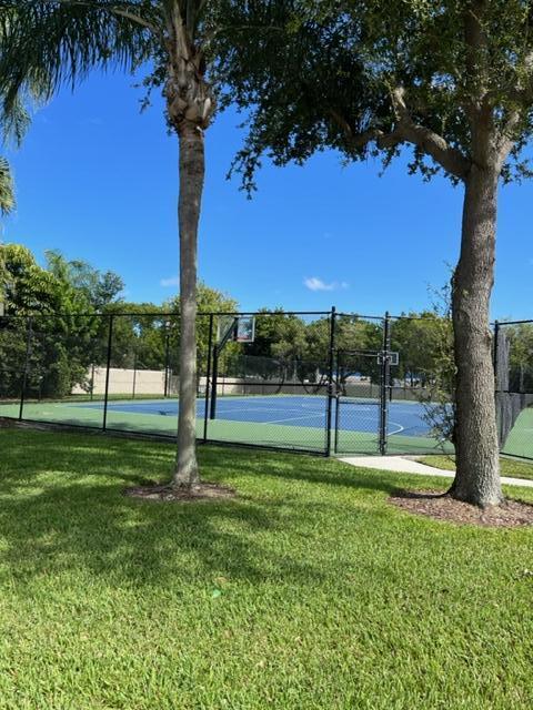 23311 Treeline Drive Boca Raton, FL 33428 - Photo 20 of 48 basketball court