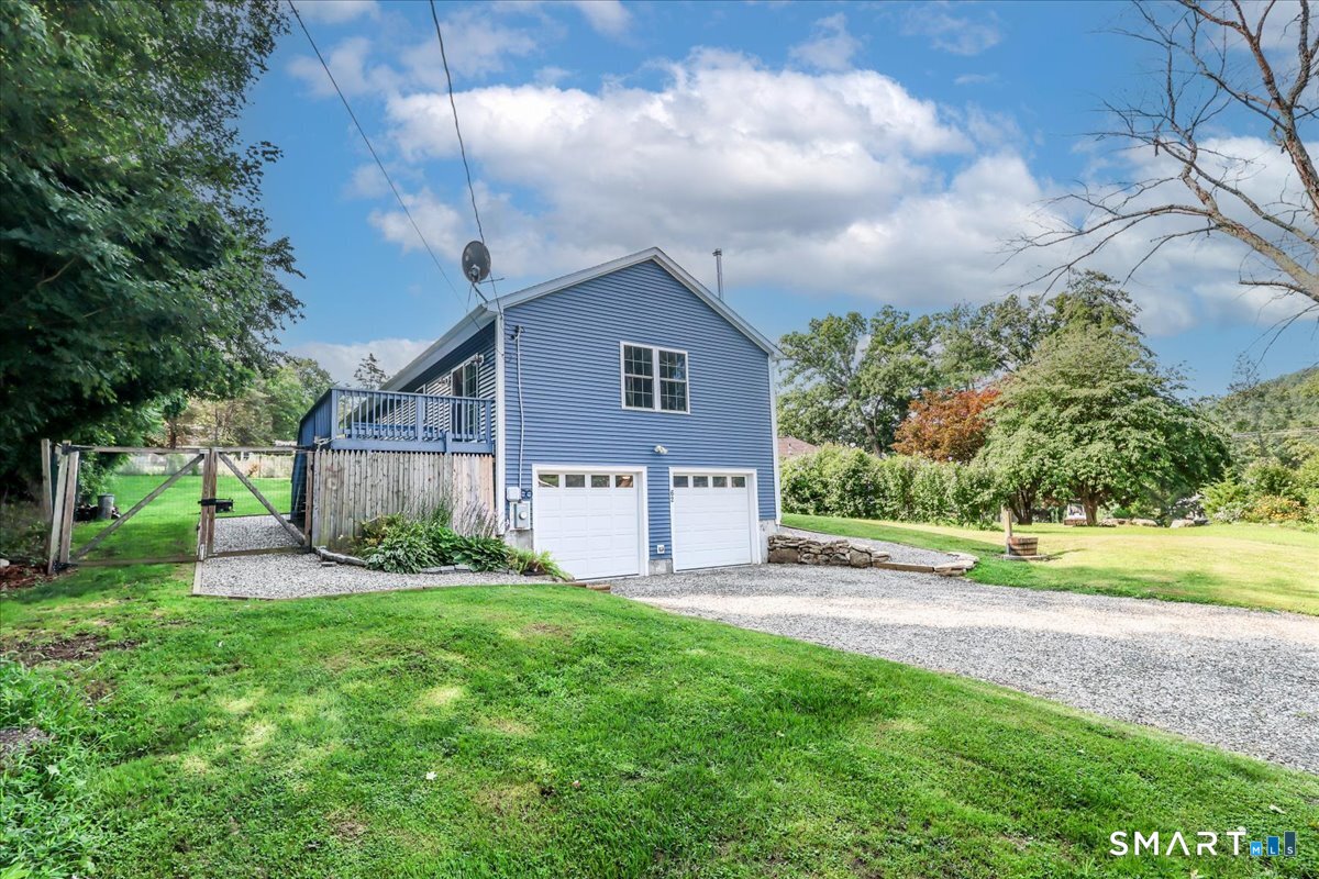 62 Ta'Agan Point Road Danbury, CT 06811 - Photo 2 of 36 Gallery Image 2