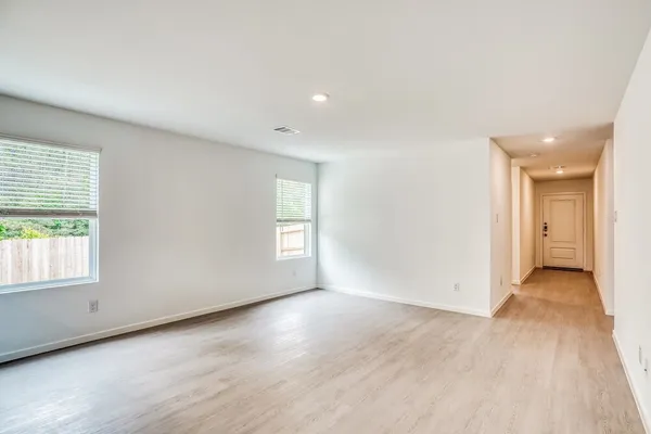 $1,985 | 343 Parkin Court, Conroe, TX 77303