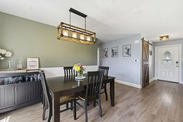 $344,900 | 441 Walnut Lane, Elk Grove Village, IL 60007