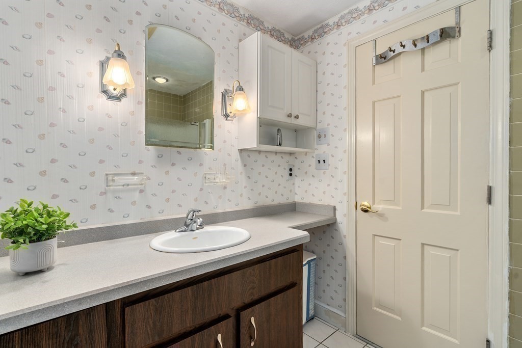 21 Village Gate Road Canton, MA 02021 - Photo 17 of 19 Gallery Image 17