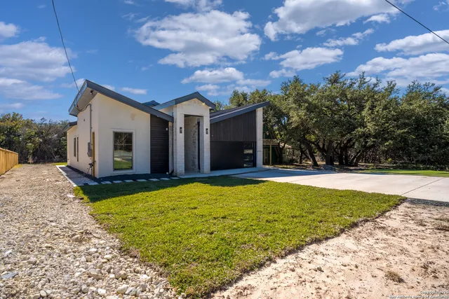 $470,000 | 1164 Winding Creek Trail, Spring Branch, TX 78070
