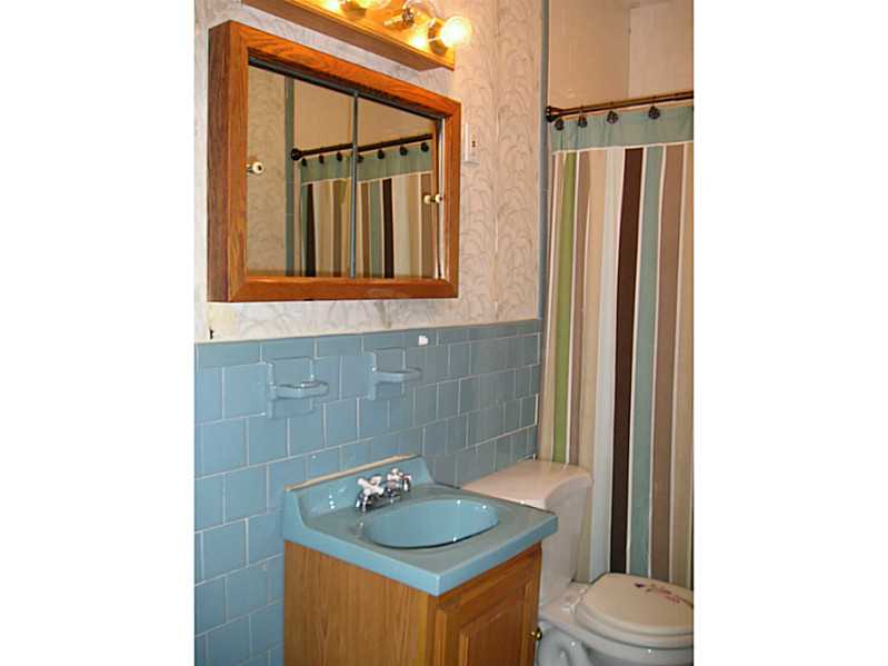 110 Crescent Road Pawtucket, RI 02861 - Photo 8 of 15 Bathroom.