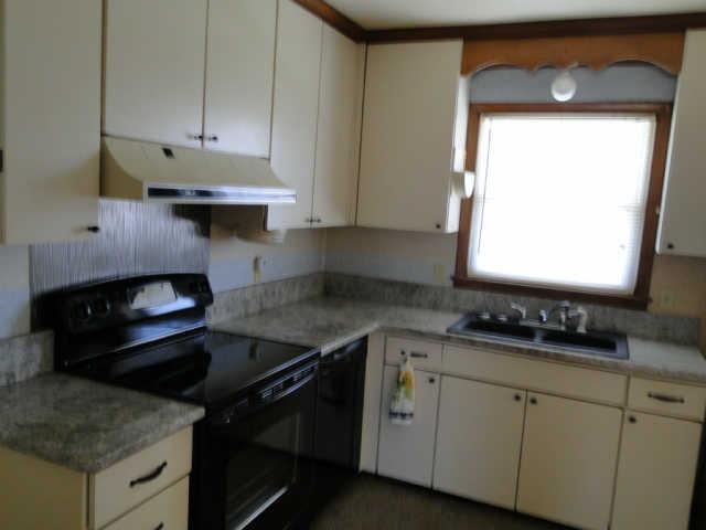 227 Hampton Road Columbia, TN 38401 - Photo 11 of 20 Kitchen with granite counter tops