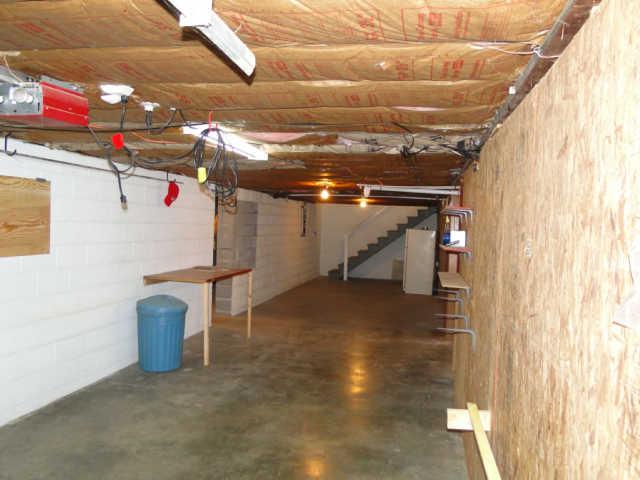 227 Hampton Road Columbia, TN 38401 - Photo 16 of 20 Basement garage