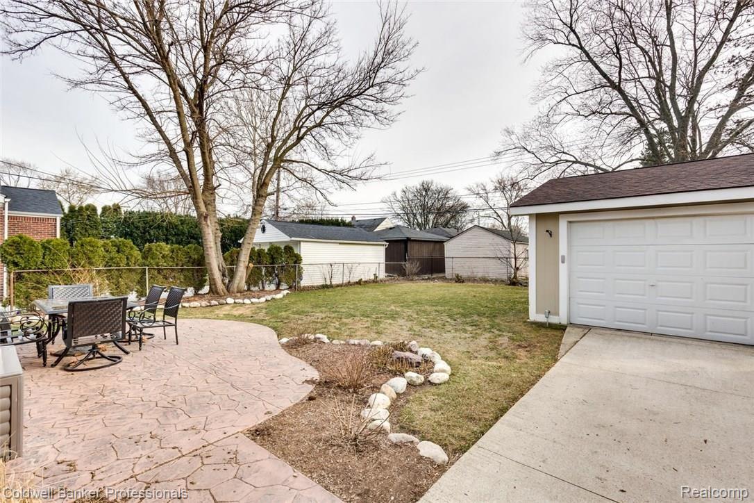 1363 Cambridge Road Berkley, MI 48072 - Photo 19 of 20 1363 Cambridge Rd Berkley MI-large-015-14-1363 Cambridge Road0016FULL-1500x1000-72dpi.jpg