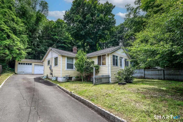 $425,000 | 70 Dodgingtown Road, Bethel, CT 06801