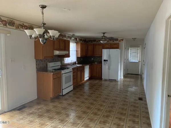 $1,500 | 204 Shaw's Pond Road, Four Oaks, NC 27524