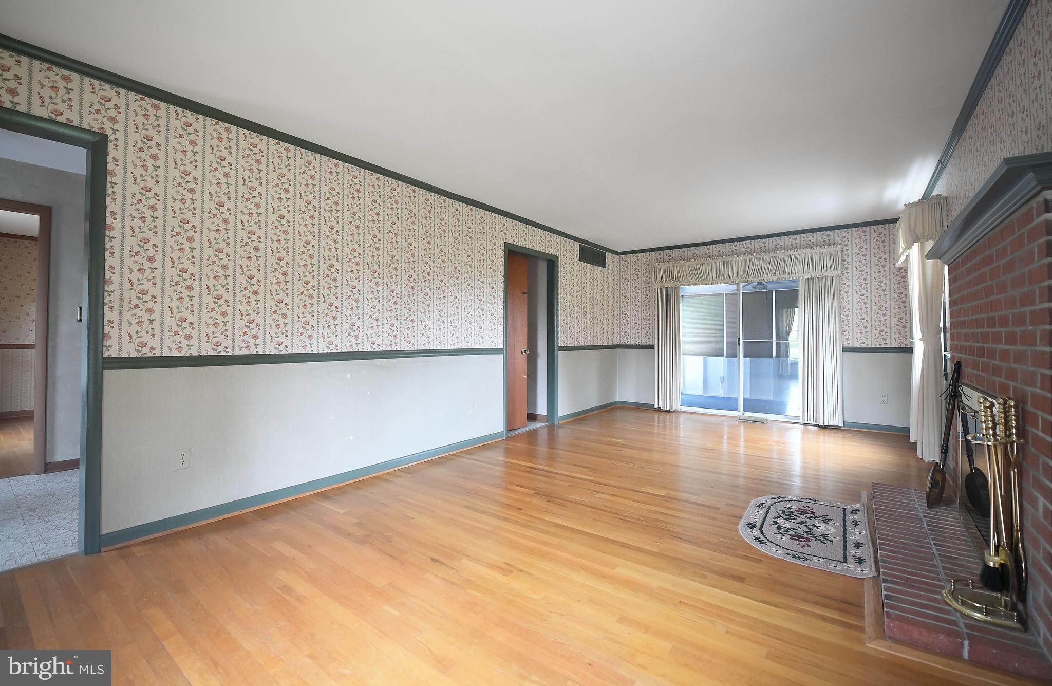 13524 Bottom Road Hydes, MD 21082 - Photo 30 of 64 Family room 2