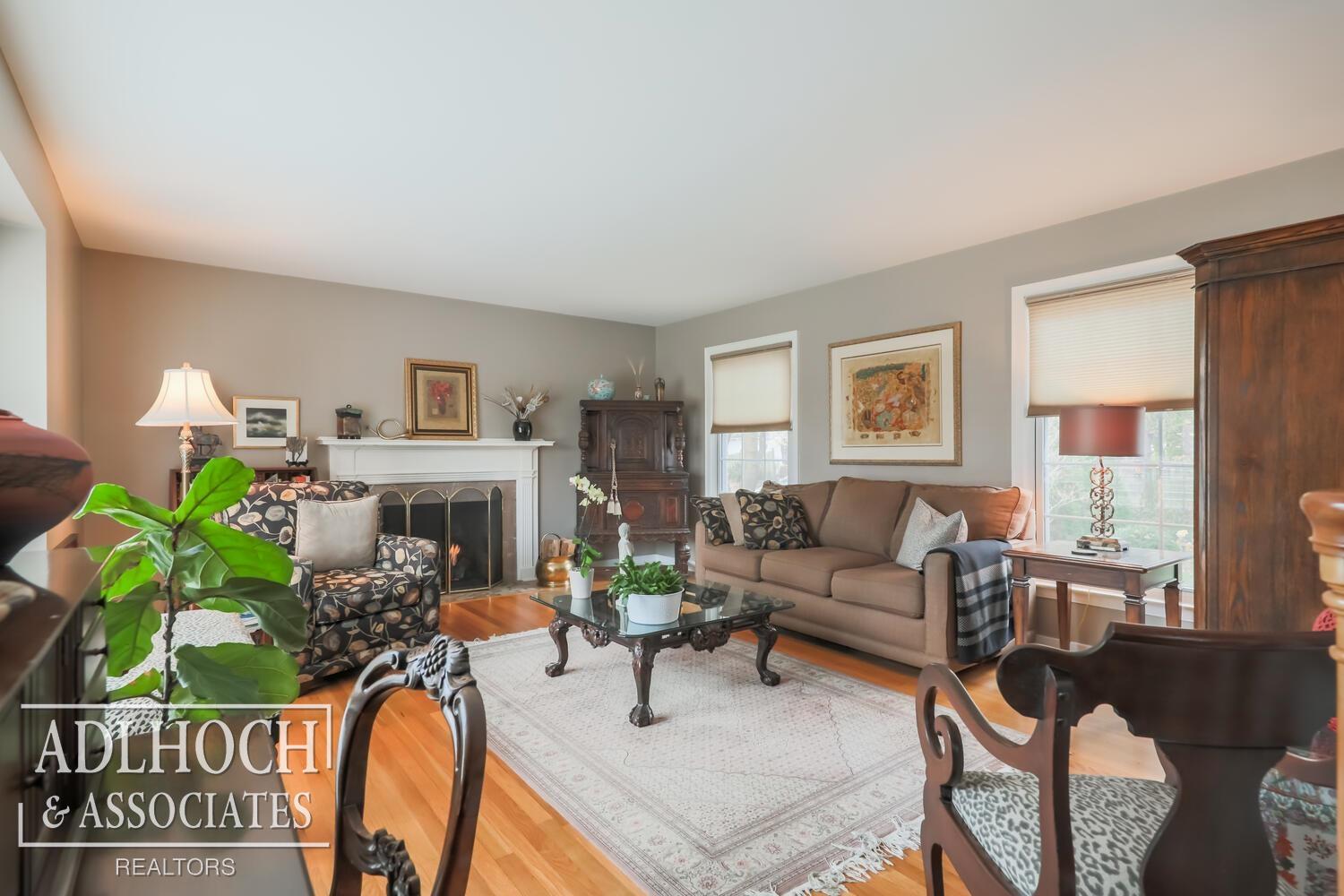 623 Barrington Road Grosse Pointe, MI 48230 - Photo 6 of 18 50095957-5.JPG