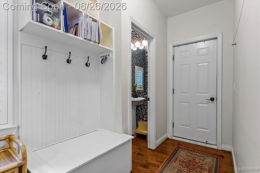 124 Woodside Road Royal Oak, MI 48073 - Photo 12 of 41