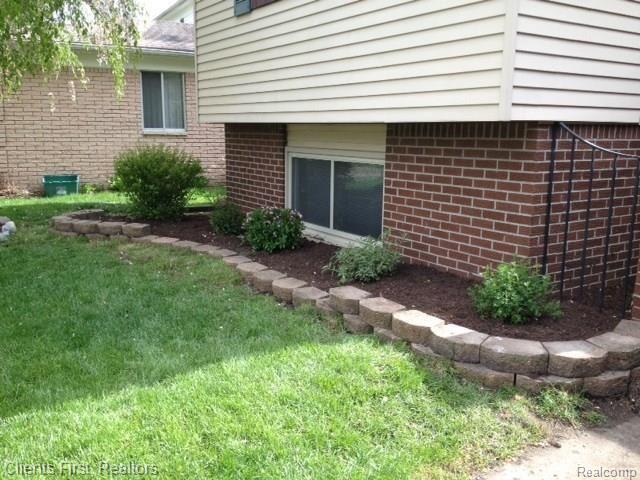 7615 Kingsbridge Road Canton, MI 48187 - Photo 5 of 49 Kings front Landscape.jpg