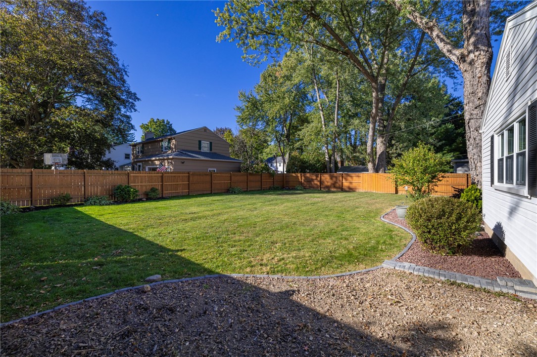 127 Wyndham Road Irondequoit, NY 14609 - Photo 35 of 39