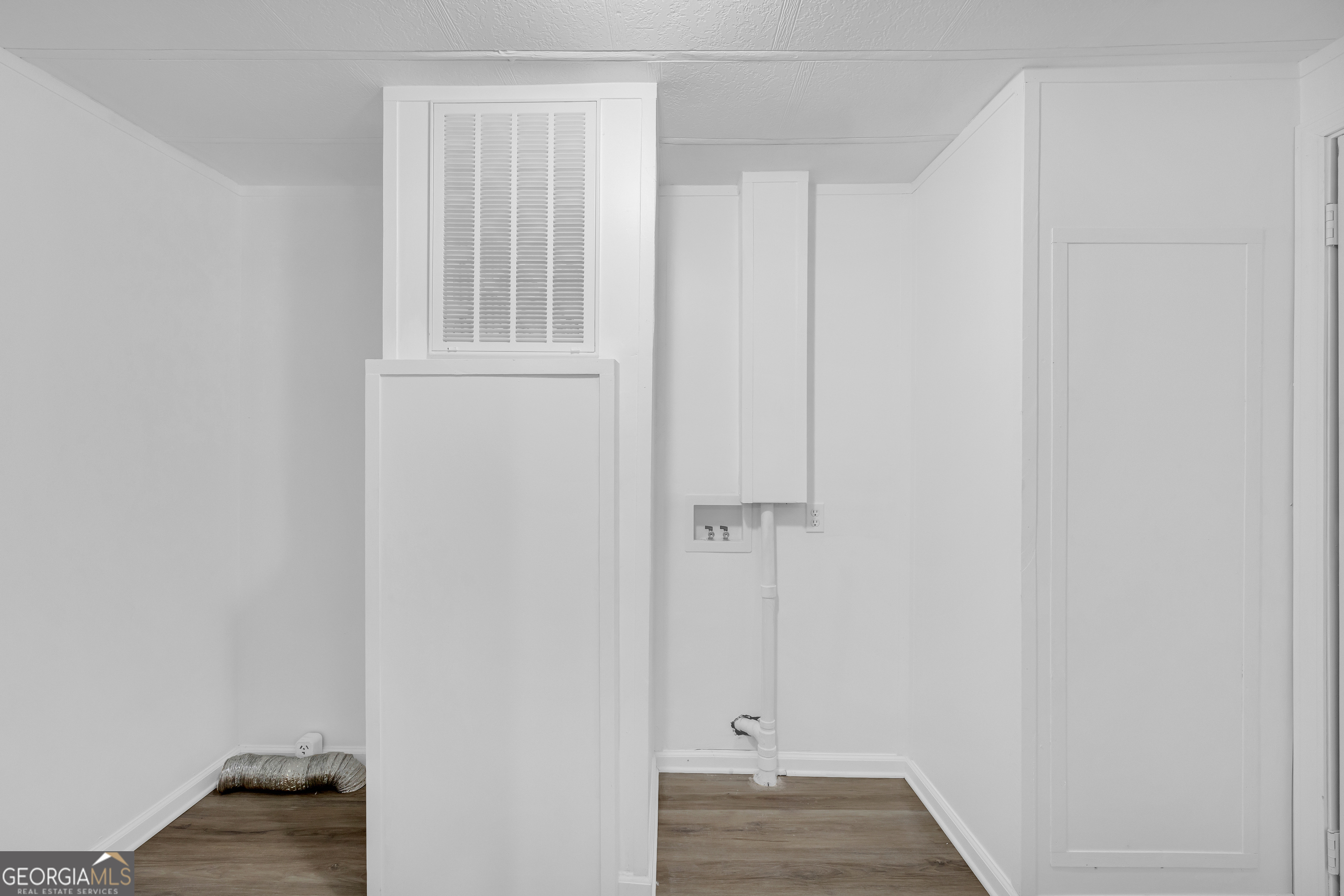 1144 Wolfskin Road Arnoldsville, GA 30619 - Photo 24 of 41 a view of closet area