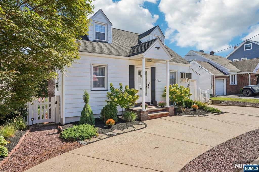 38 Hackensack Street Wood-Ridge, NJ 07075 - Photo 2 of 31