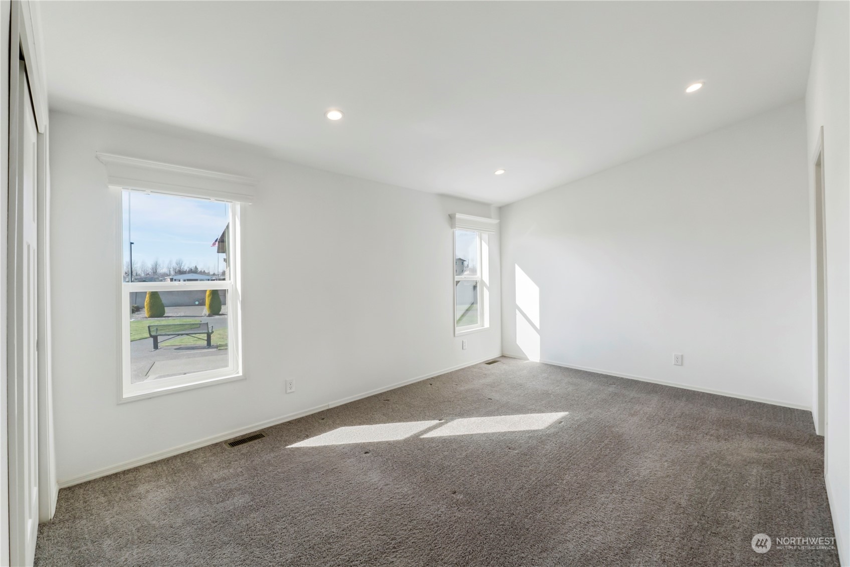 943 Pine Drive Enumclaw, WA 98022 - Photo 12 of 21 an empty room with windows