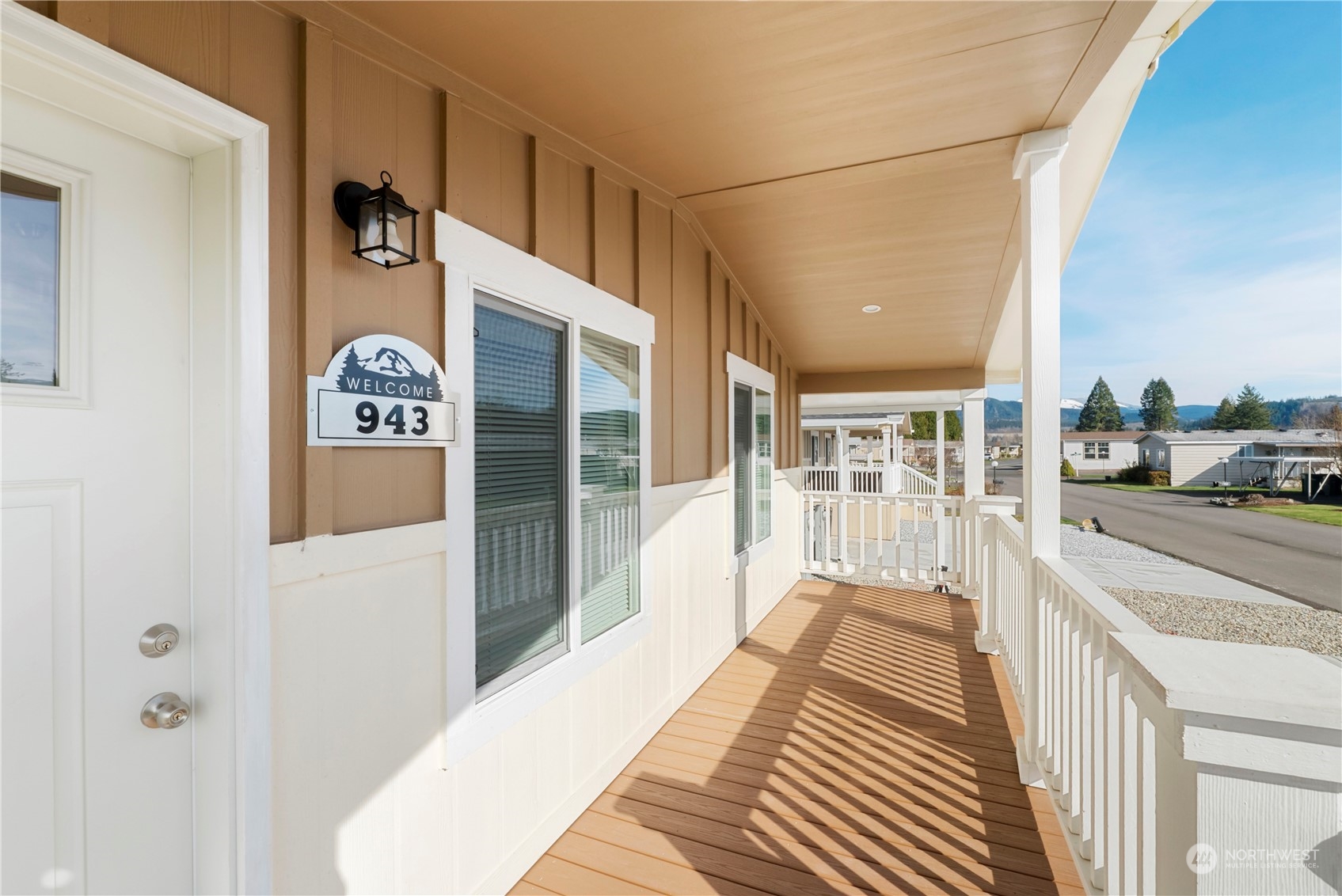 943 Pine Drive Enumclaw, WA 98022 - Photo 4 of 21 a view of a balcony
