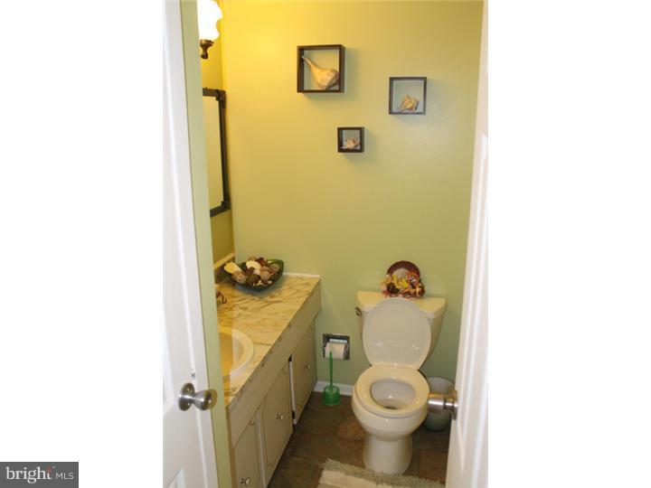 406 Tomlinson Road Philadelphia, PA 19116 - Photo 11 of 13 Gallery Image 11