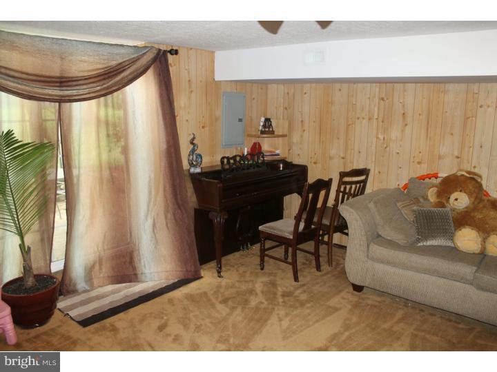406 Tomlinson Road Philadelphia, PA 19116 - Photo 12 of 13 Gallery Image 12