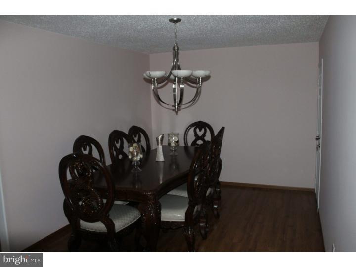 406 Tomlinson Road Philadelphia, PA 19116 - Photo 4 of 13 Gallery Image 4