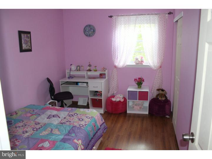 406 Tomlinson Road Philadelphia, PA 19116 - Photo 9 of 13 Gallery Image 9