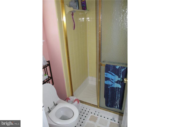 406 Tomlinson Road Philadelphia, PA 19116 - Photo 10 of 13 Gallery Image 10
