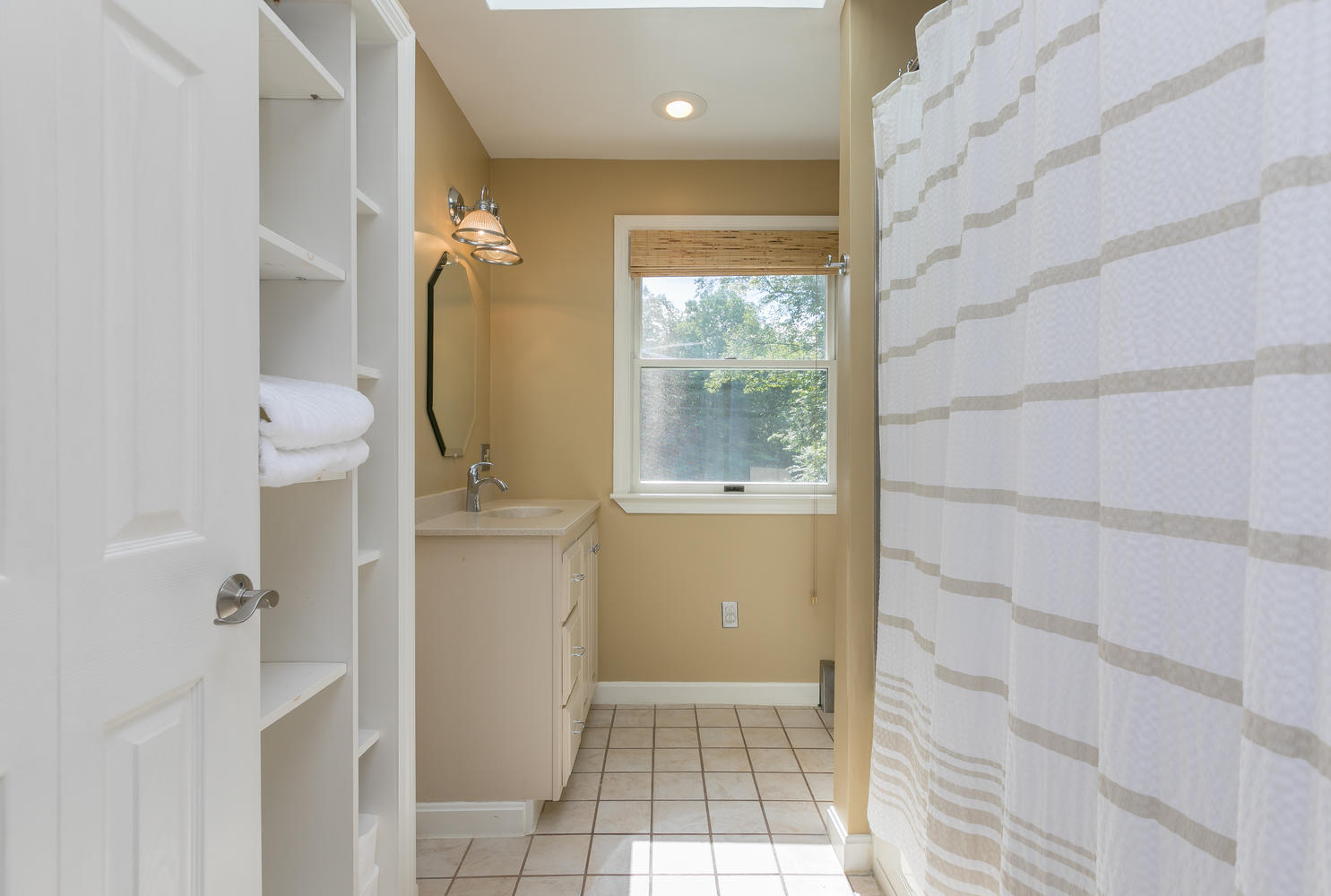 31 Burnham Road Scarborough, ME 04074 - Photo 36 of 49 Second Floor Full Bath