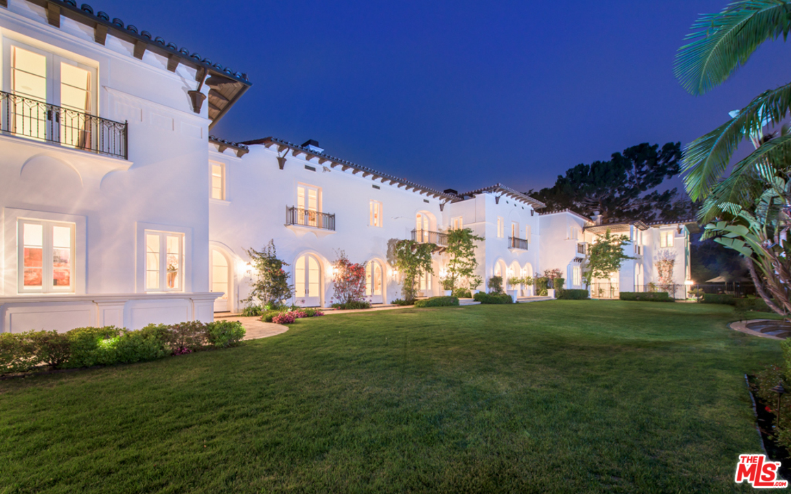 200 Delfern Drive Los Angeles, CA 90077 - Photo 3 of 4