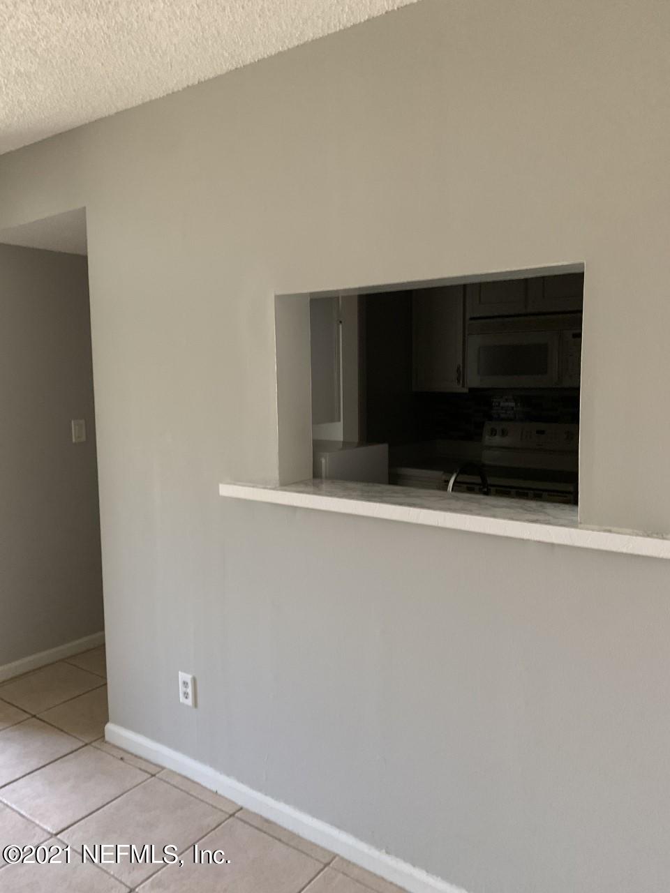 3765 Crown Point Road, Unit 3 Jacksonville, FL 32257 - Photo 8 of 21 Pass Through from Kitchen