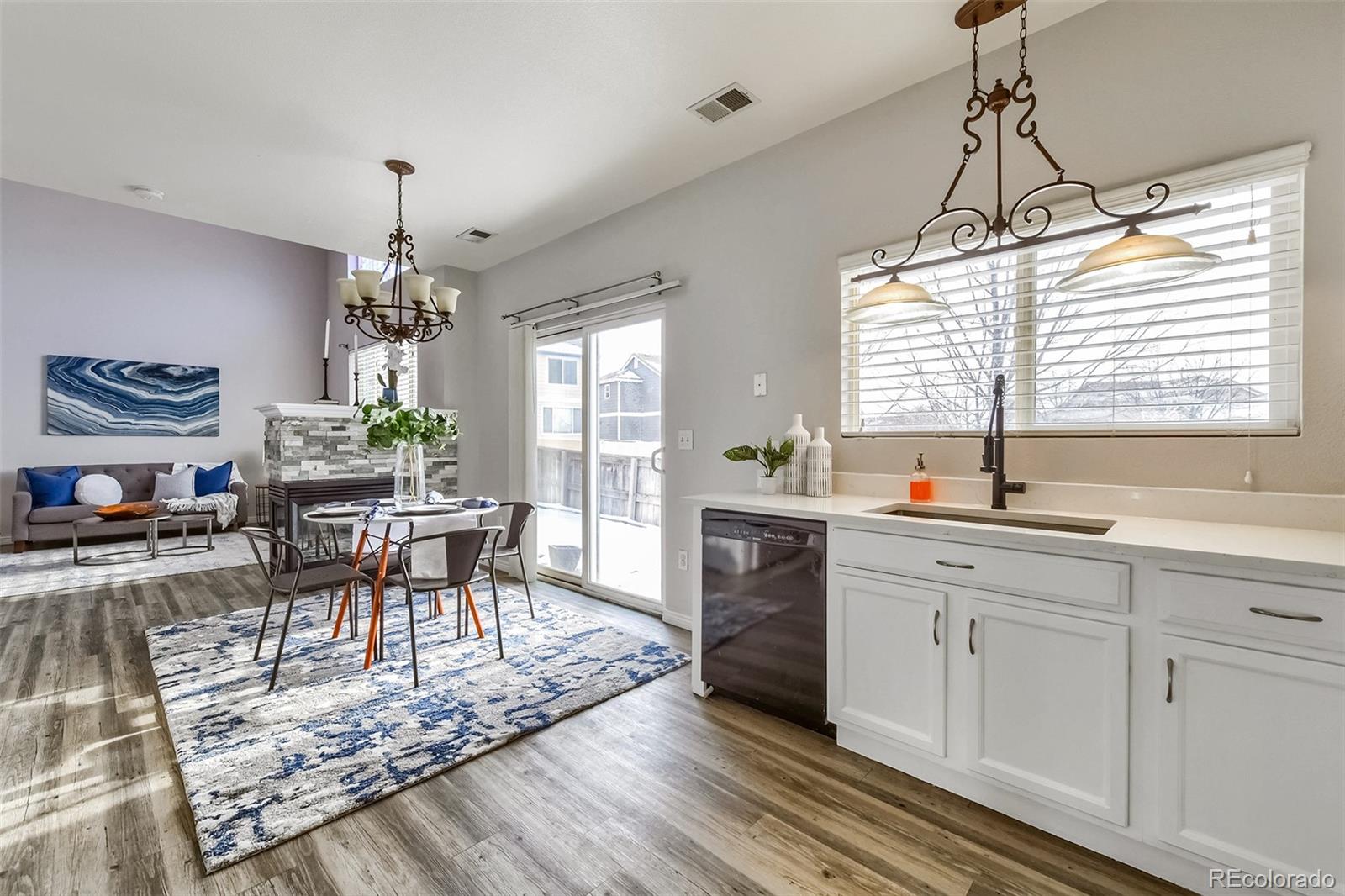 396 Ivory Circle Aurora, CO 80011 - Photo 8 of 31