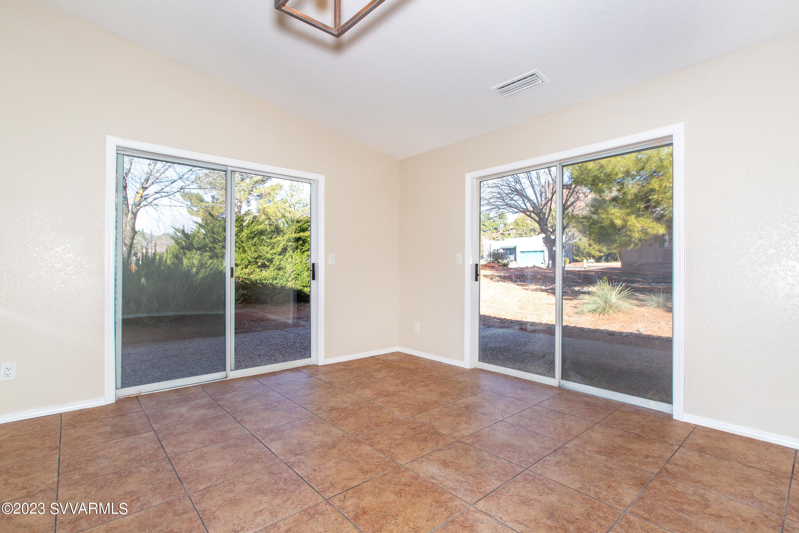 60 Vultee Road Sedona, AZ 86351 - Photo 9 of 38 Dinign aArea
