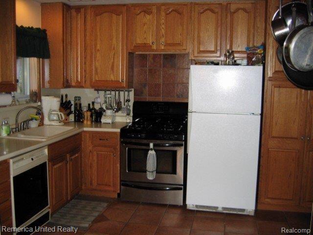 23800 Power Road Farmington, MI 48336 - Photo 8 of 17 Remodeled Kitchen w/Appliances