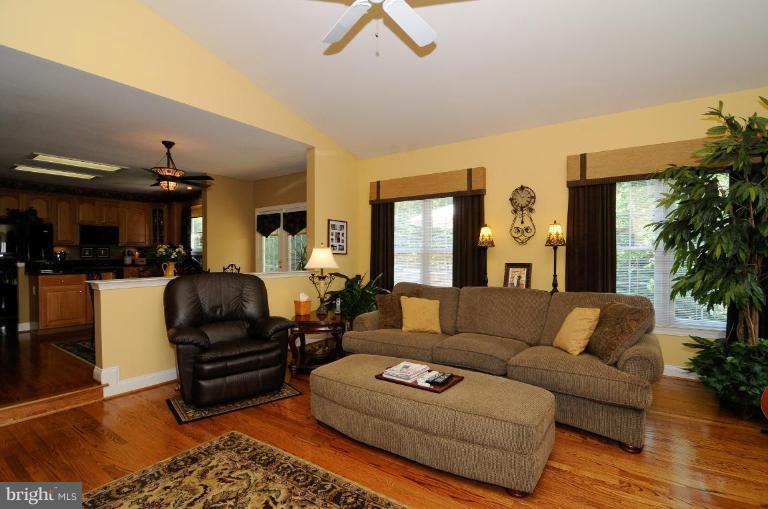 552 Coover Road Annapolis, MD 21401 - Photo 14 of 28 Family Room #3