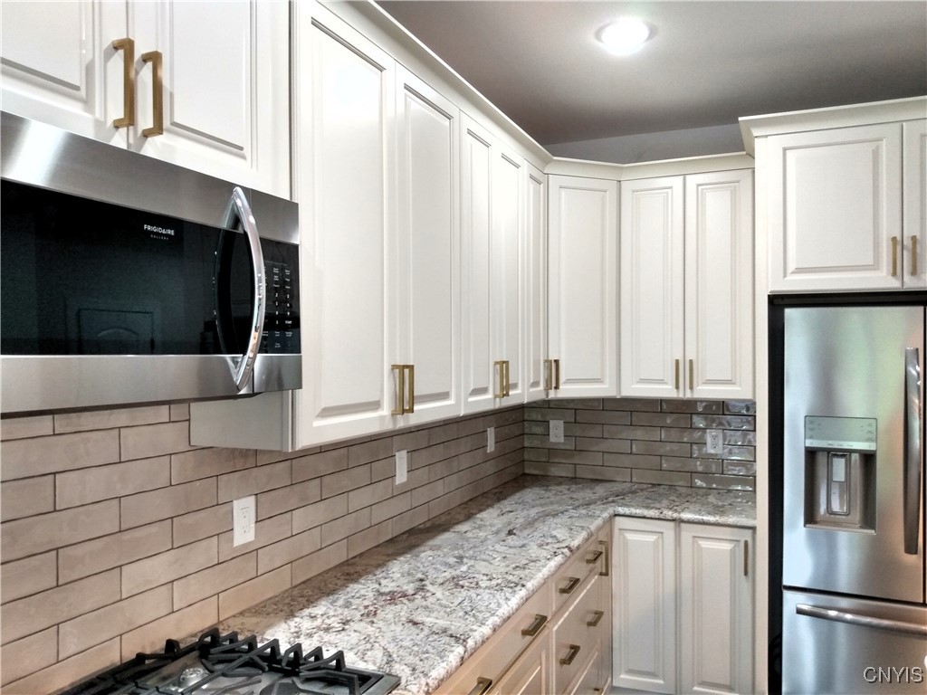 8929 Tulip Tree Path Lysander, NY 13027 - Photo 2 of 5
