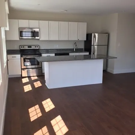 $2,300 | 89 Main Street, Unit 9, Andover, MA 01810