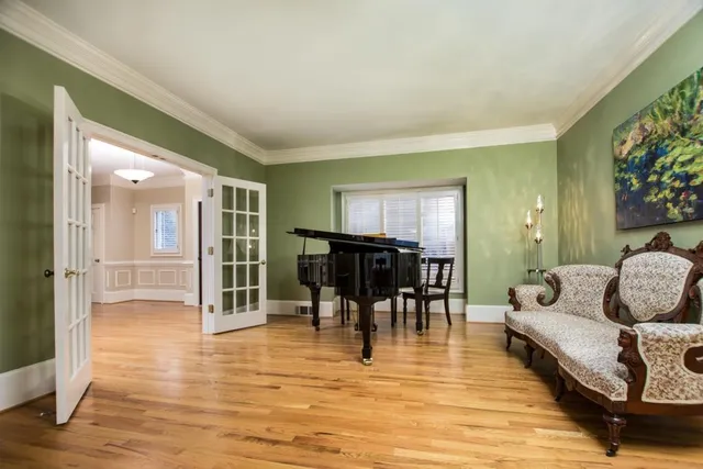 a view of livingroom with furniture and wooden floor