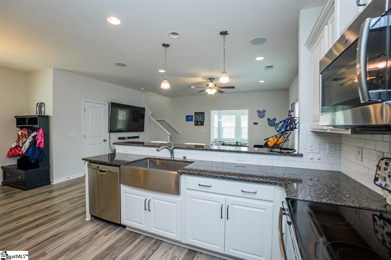 409 North Ivestor Court Inman, SC 29349 - Photo 4 of 17 Gallery Image 4