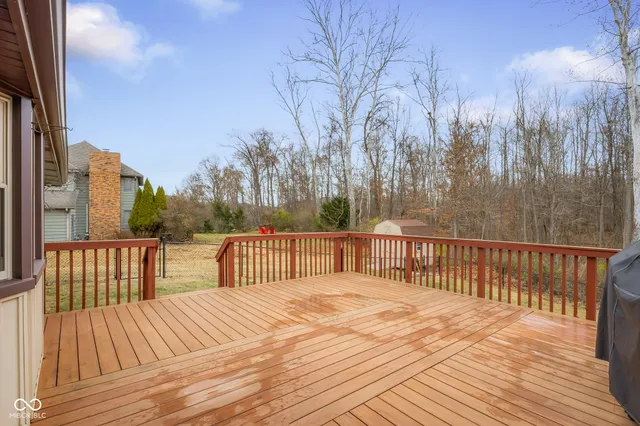 $299,900 | 641 Terrace Lake Drive, Columbus, IN 47201