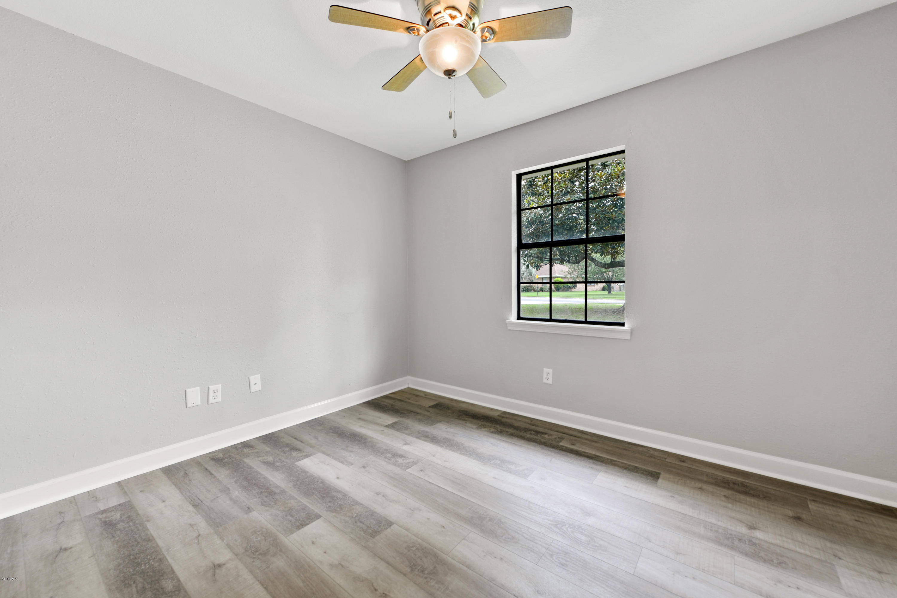 1321 Diller Road Ocean Springs, MS 39564 - Photo 15 of 28 016