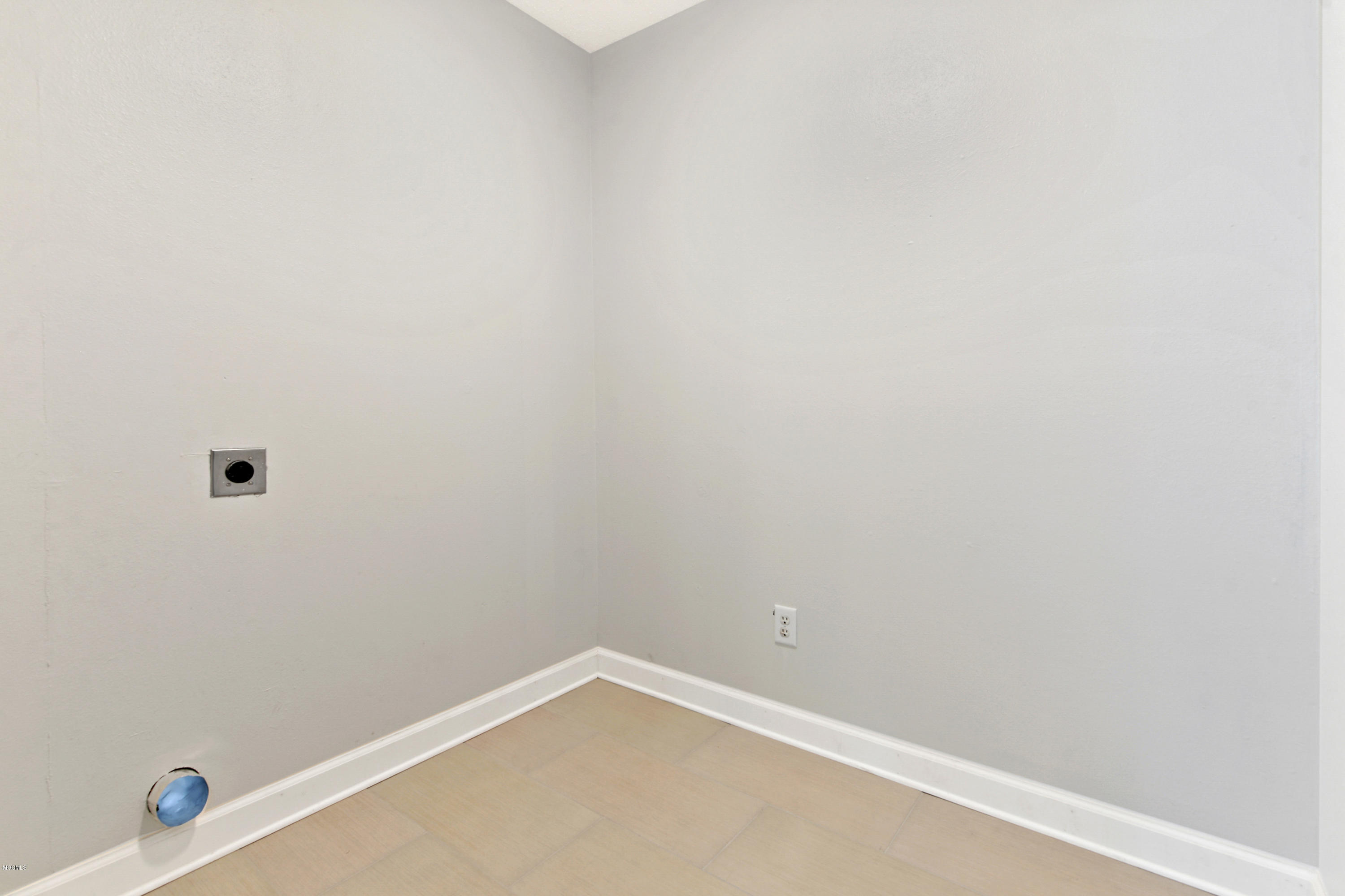 1321 Diller Road Ocean Springs, MS 39564 - Photo 25 of 28 026