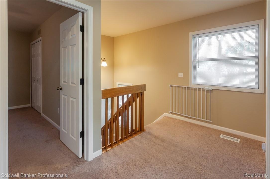 1703 Burnet Road Commerce Township, MI 48382 - Photo 12 of 28 IMG_1965.jpg