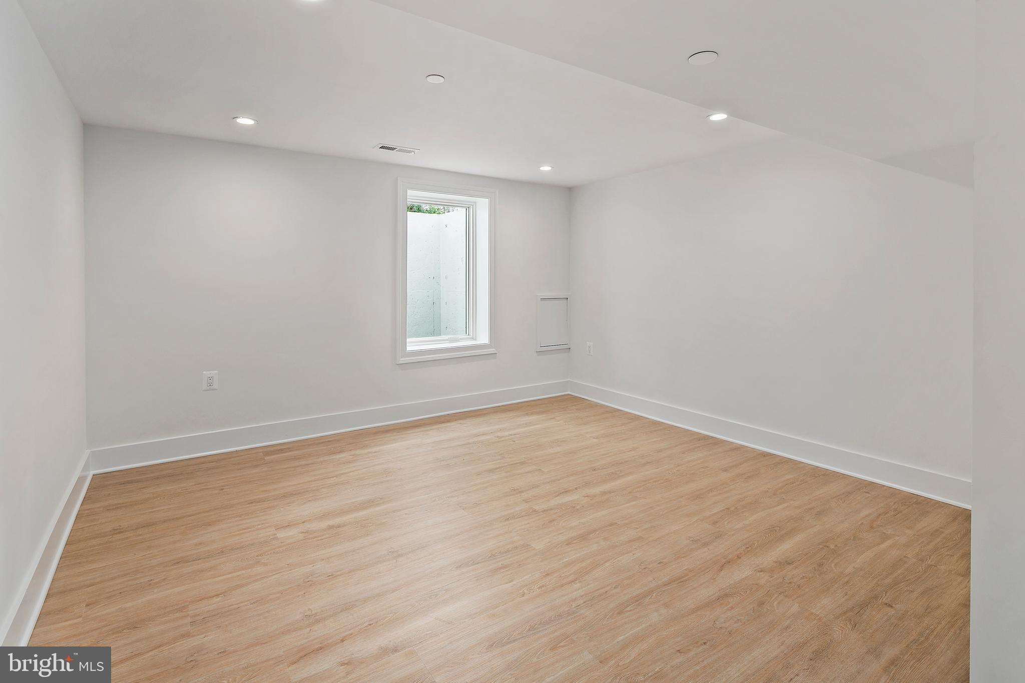 9006 Brierly Road Chevy Chase, MD 20815 - Photo 37 of 45