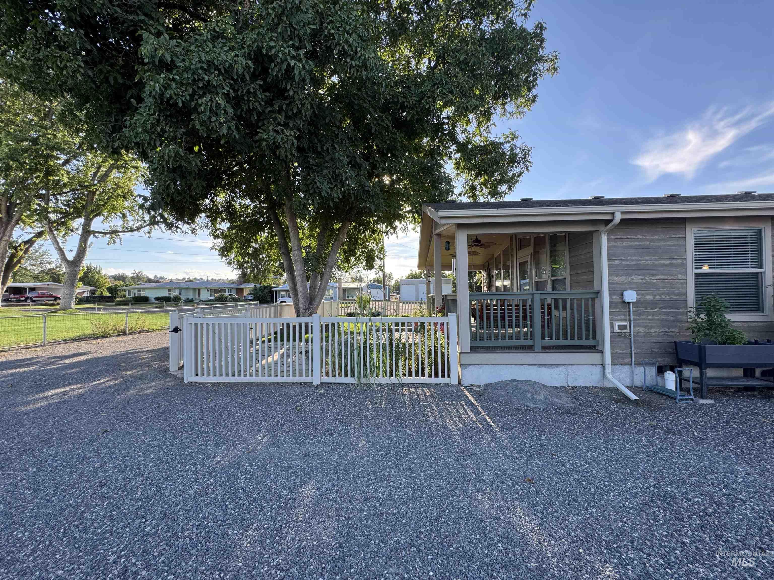 811 14th Street Clarkston, WA 99403 - Photo 34 of 50 View of side of property featuring a deck