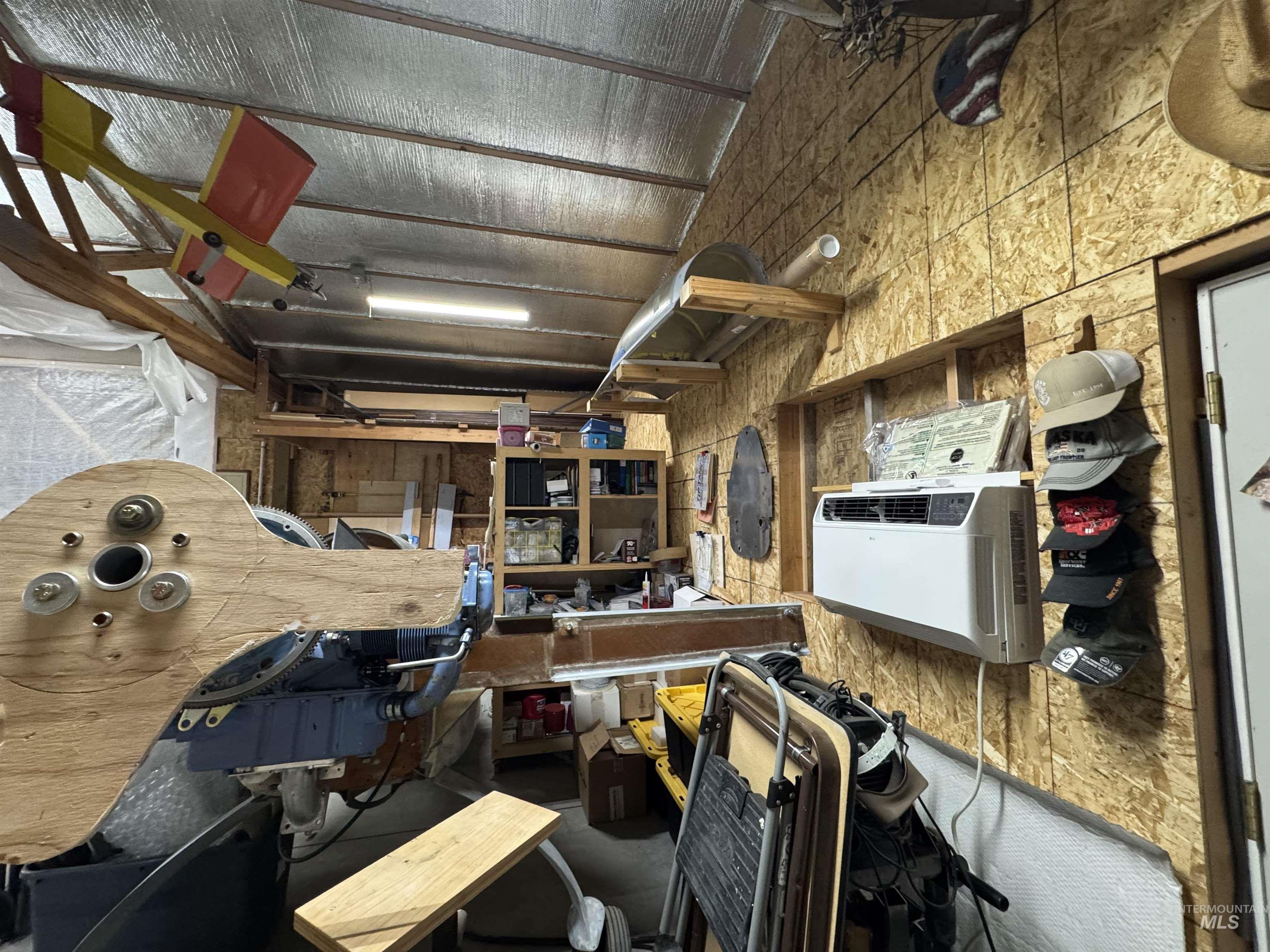 811 14th Street Clarkston, WA 99403 - Photo 43 of 50 Miscellaneous room featuring cooling unit and a workshop area